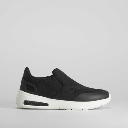 Zapatilla slip on ligera negro COMFEET