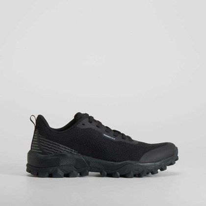 Deportivo trekking cordones negra UTWO