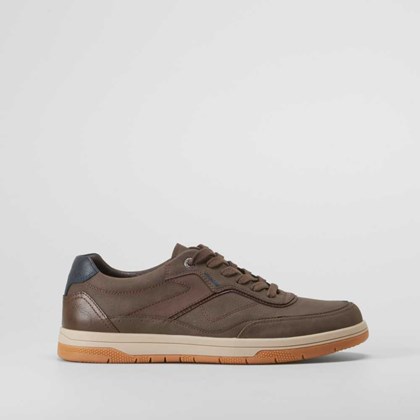 Deportiva urbana color marrón COMFEET