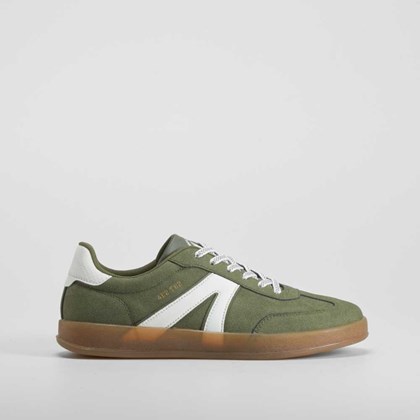 Deportiva urbana kaki NYC