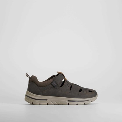 Sandalia cerrada Off Gravity marrón COMFEET