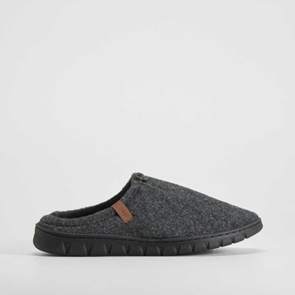 Zapatilla casa fieltro negra COMFEET