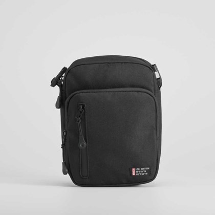 Bandolera negra mediana MR HANSEN