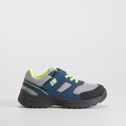 Deportiva trekking infantil gris UTWO