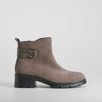 Botín tacón piel beige oscuro COMFEET