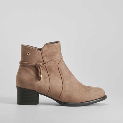 Botín tacón beige PICCOLA PIU