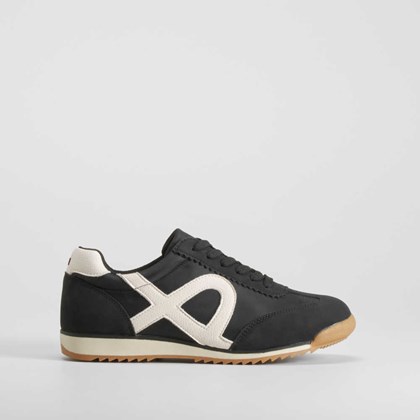 Deportiva casual retro negra PICCOLA PIU