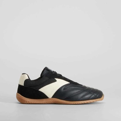 Zapatilla puntera acolchada negra NYC