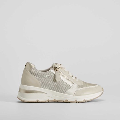Sneaker cuña con cordón oro COMFEET