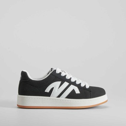 Deportiva casual teen negra NYC
