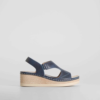 Sandalia cuña perfos azul COMFEET