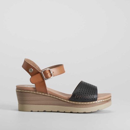 Sandalia cuña perfos negra XTI