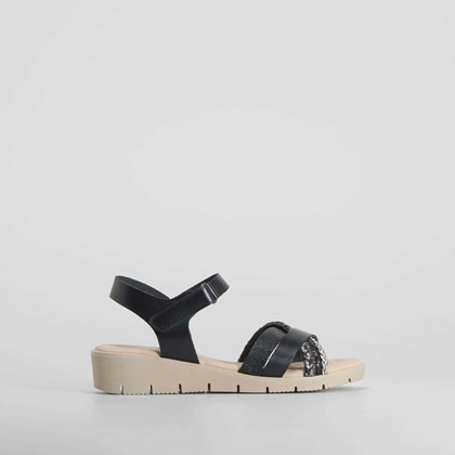 Sandalia cuña baja piel negra COMFEET