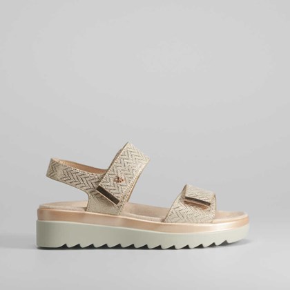 Sandalia cierre doble velcro oro COMFEET