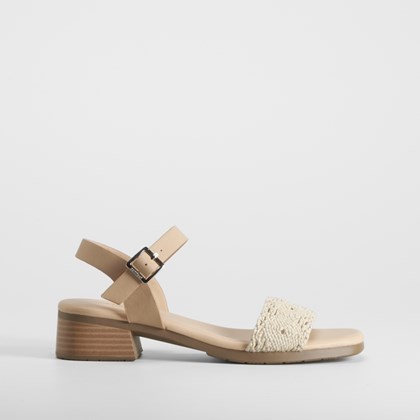 Sandalia tacón bajo rafia blanco COMFEET