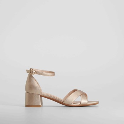 Sandalia tiras cruzadas tacón oro PICCOLA PIU