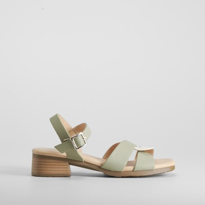 Sandalia tacón tiras verde COMFEET