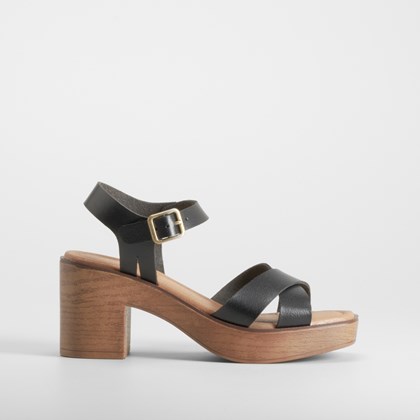 Sandalia tacón pala cruzada negra SENDA ROAD