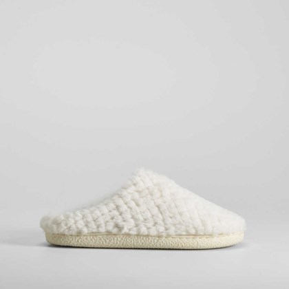 Zapatilla casa pelo grabada blanca OLYNE