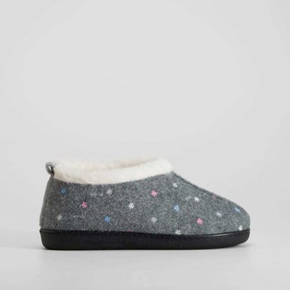 Zapatilla casa fieltro gris corazones OLYNE