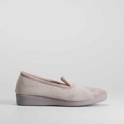 Zapatilla casa cerrada gris claro OLYNE