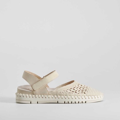 Merceditas destalonada calada beige COMFEET