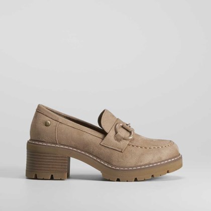 Mocasín tacón beige con estribo SENDA ROAD