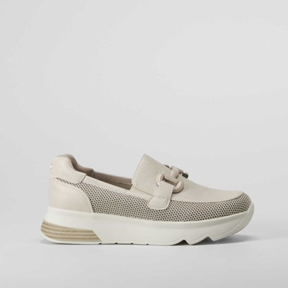 Mocasín estribo beige COMFEET