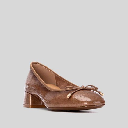 Zapato tacón bajo lazo beige XTI