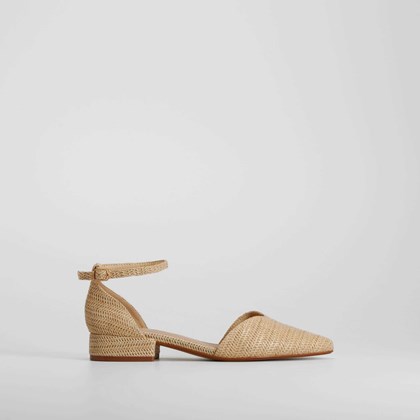 Zapato tacón bajo punta beige PICCOLA PIU