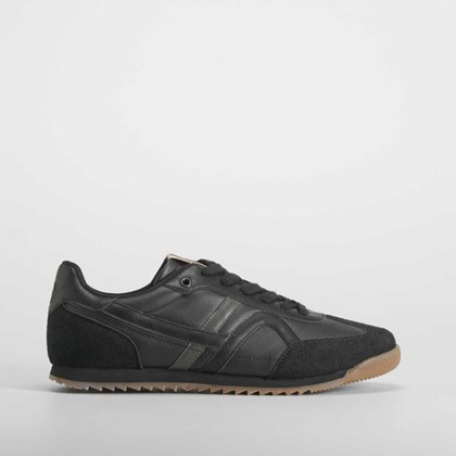 Deportiva casual negra NYC