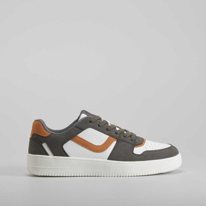 Deportiva urbana gris NYC
