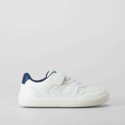 Zapatilla casual blanca con velcro COMFEET KIDS