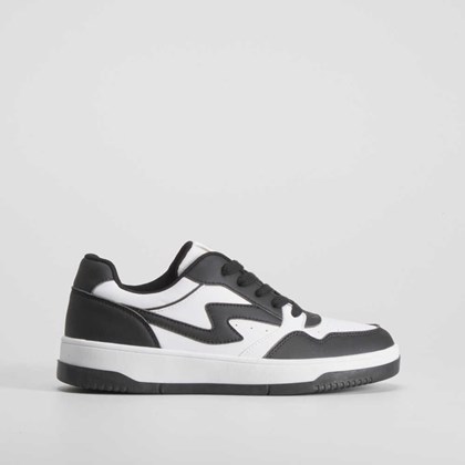 Deportiva basket low blanca y negra SEVEN FIVE