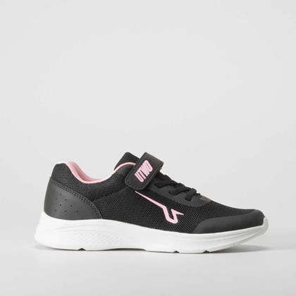 Deportiva negra con detalles rosa UTWO