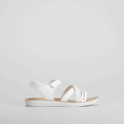 Sandalia multitiras con corazones blanca COMFEET