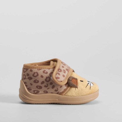 Zapatilla casa cerrada velcro bebé leopardo OLYNE