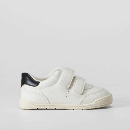 Zapatilla blanca barefoot velcro bebé COMFEET