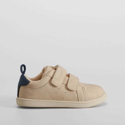 Zapatilla beige bebé COMFEET