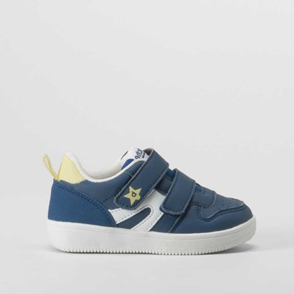 Deportiva azul BACHE