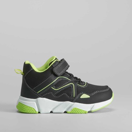 Zapatilla alta color negro Seven Five