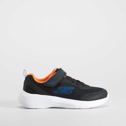 Deportiva selectors negra SKECHERS