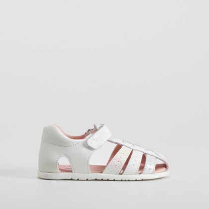 Sandalia cerrada blanca PABLOSKY