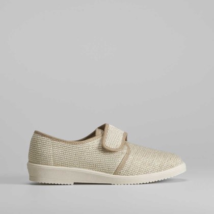 Zapatilla con velcro y brillos COMFEET